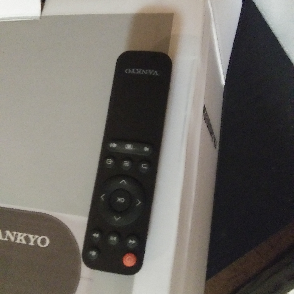 Vanyko Full Projector Performance V630 video projector enables to flexibly.